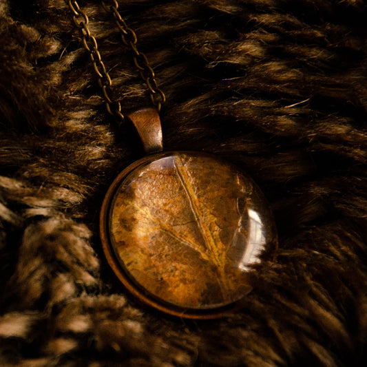 Amulet "Leaves of Change"